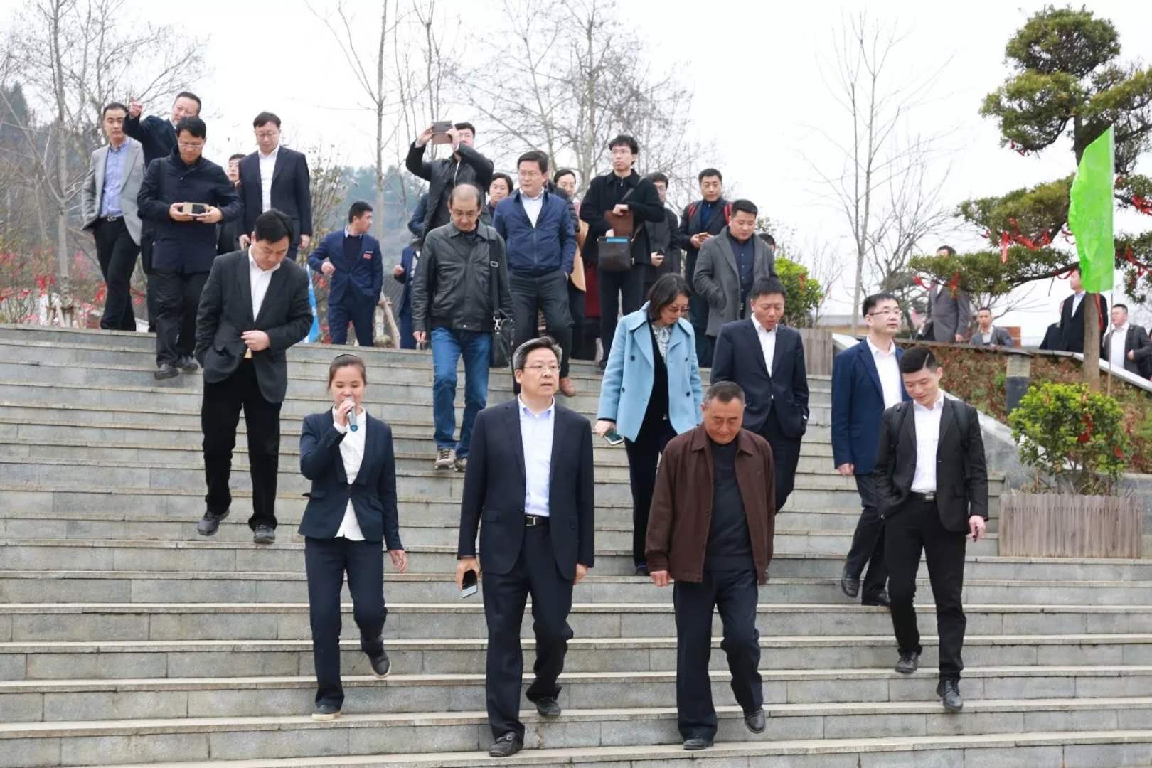 貴州大學(xué)張新明教授一行蒞臨朱砂古鎮(zhèn)考察